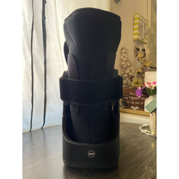 United Ortho USA14115 Short Air Cam Walker Fracture Boot Medium Black right left - Picture 9 of 10